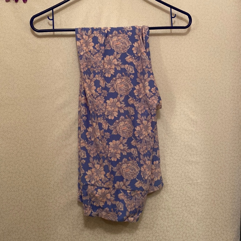 LulaRoe pastel floral print tc leggings.